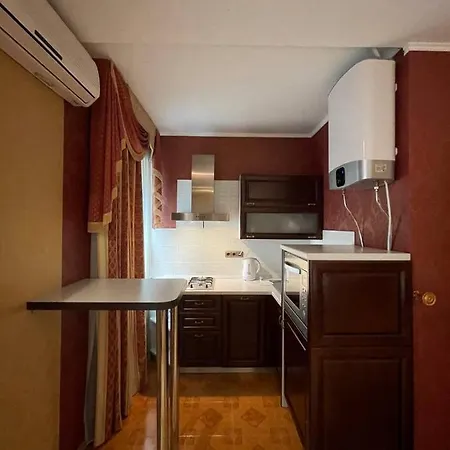 One Bedroom Kreschatik Str 4 דירה
